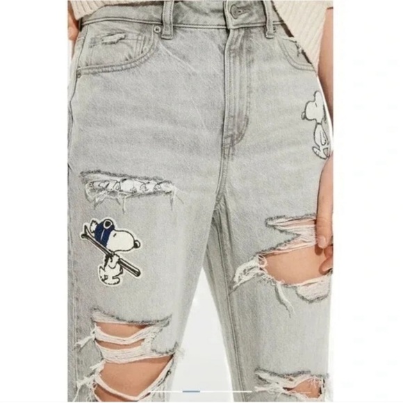 AE x Peanuts Snoopy Gray Mom Jeans – Size 6 - Picture 2 of 16